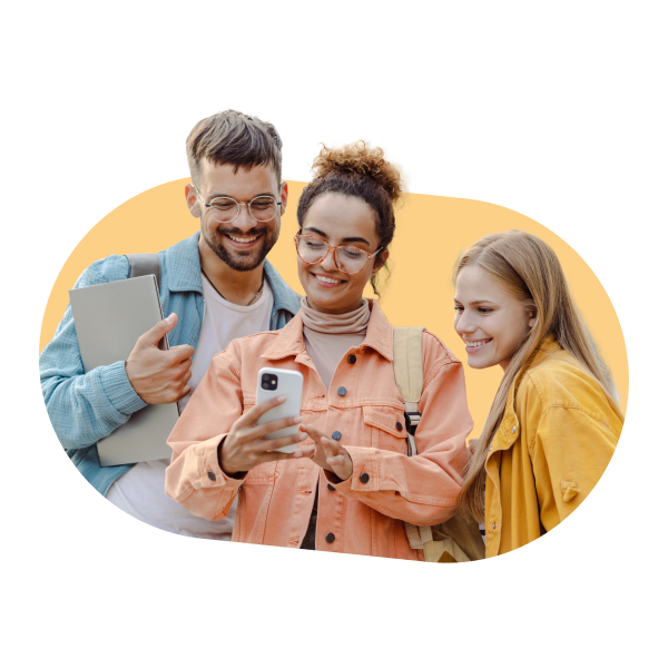 Immagine ragazzi che si fanno un selfie - offerta Family 5G Easy Pay - WINDTRE