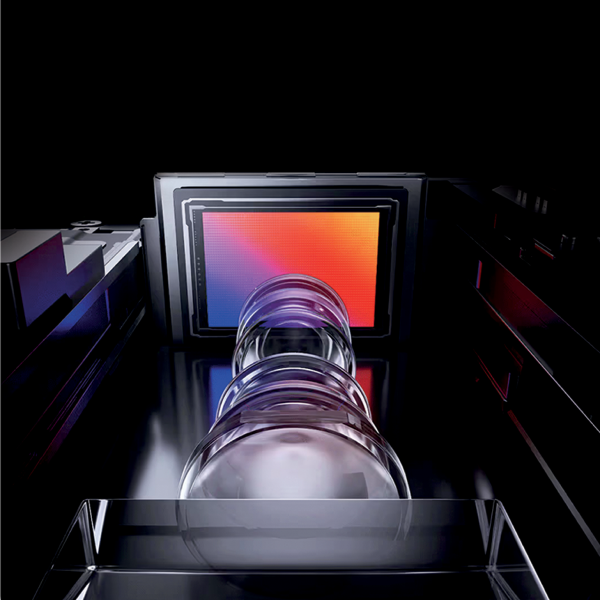 50 MP ZEISS Super Telephoto Camera
